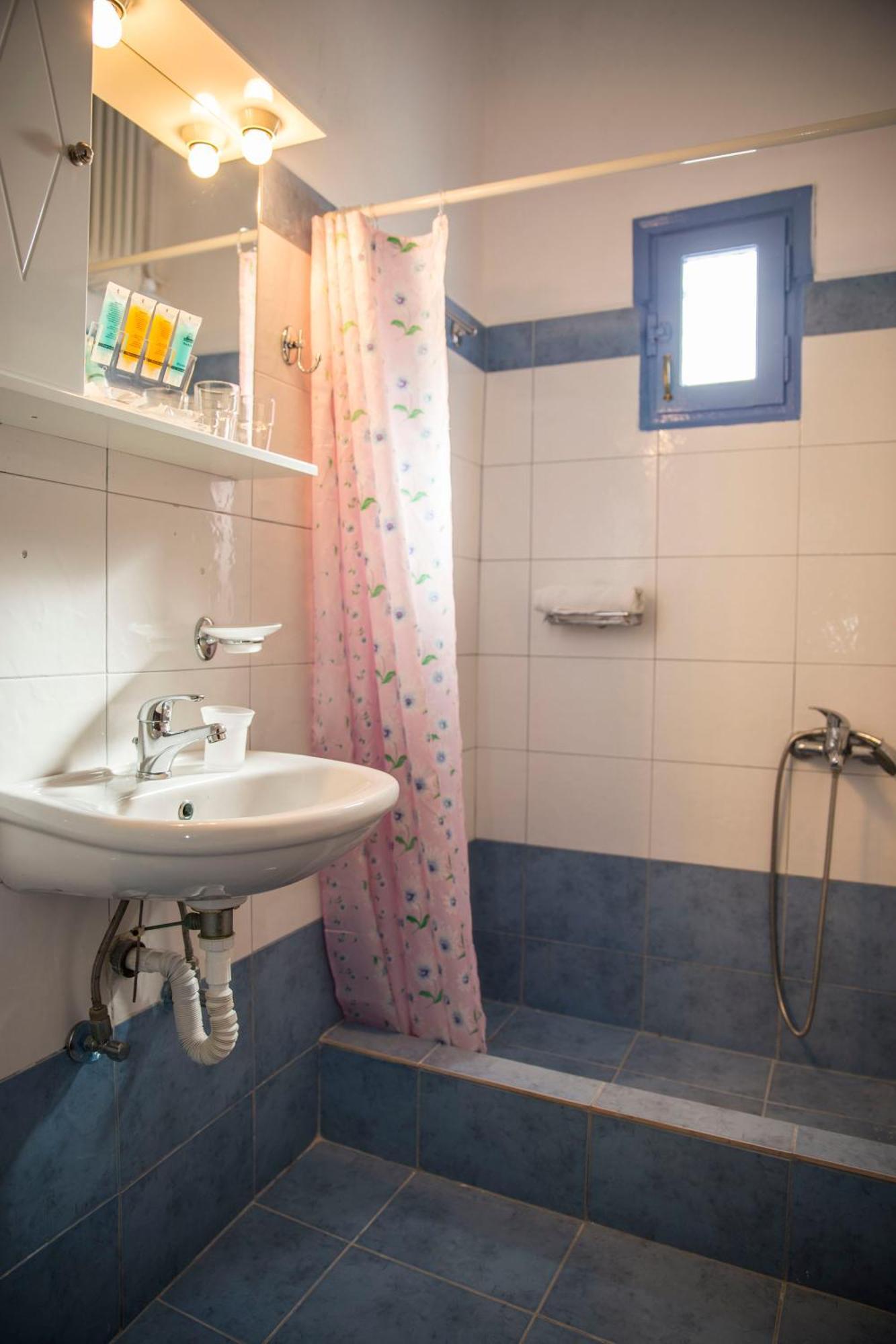 Togias Hotel Aegina Zewnętrze zdjęcie