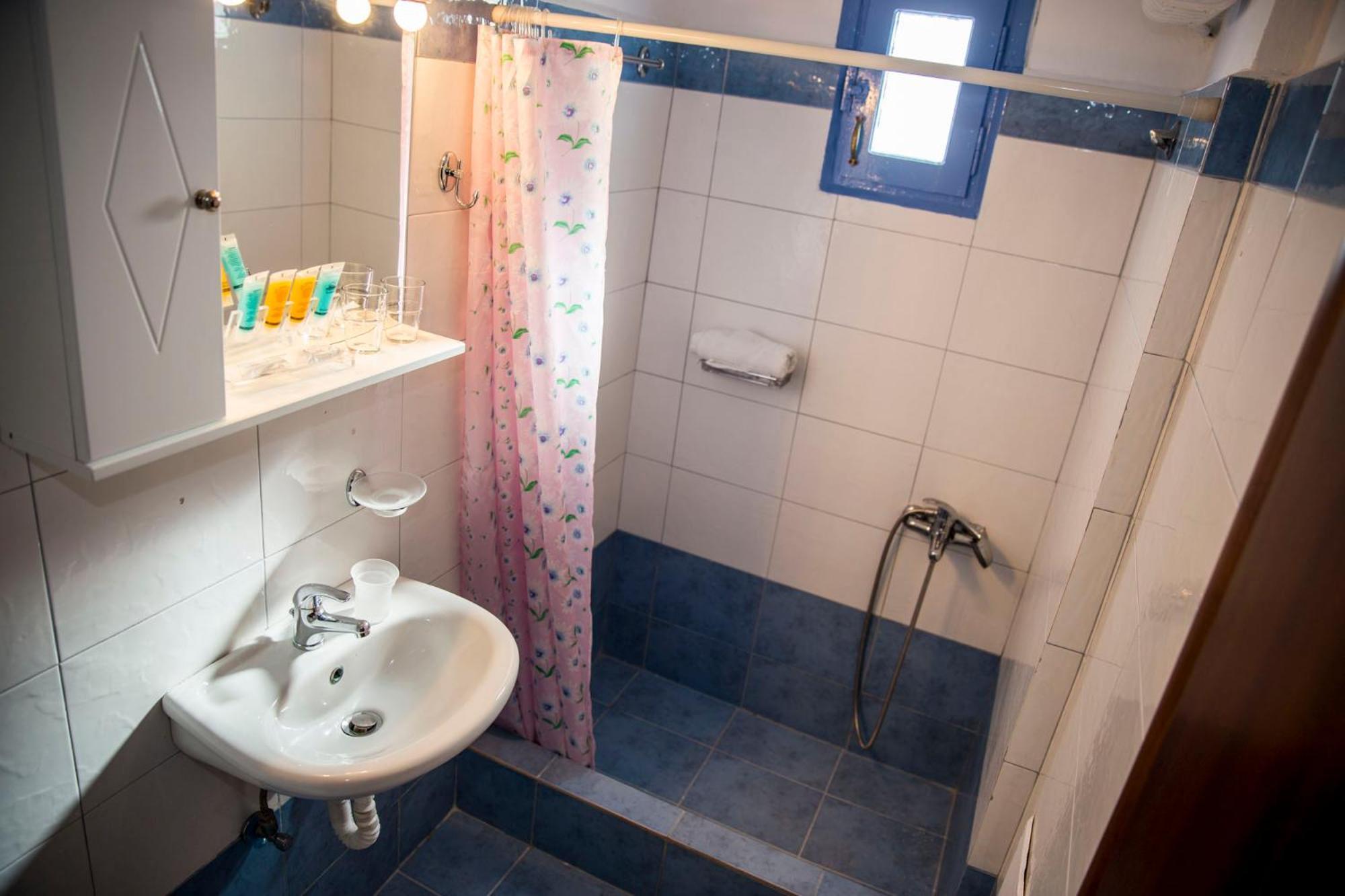 Togias Hotel Aegina Zewnętrze zdjęcie